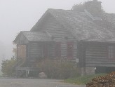 Cabane en bois rond